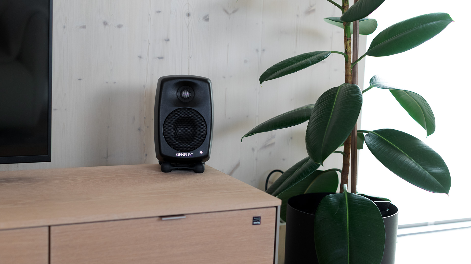 Why active loudspeakers?